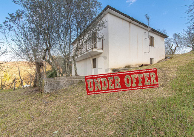 farmhouse for sale in Arpino