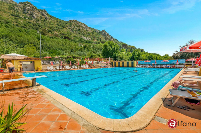 Turistico-alberghiero in vendita a Cassino