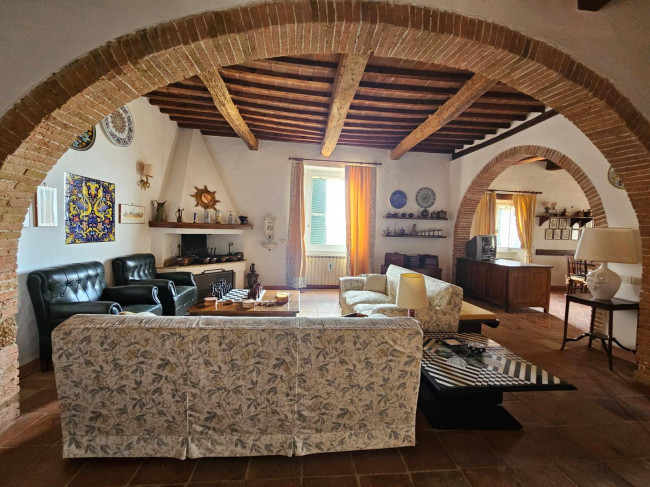 Abitazioni tipiche storiche in vendita a Cetona
