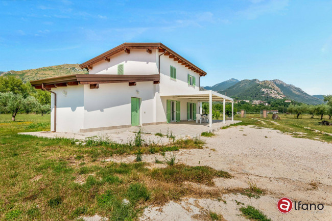 Villa for sale in Roccasecca