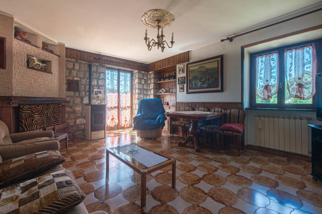 Casa indipendente in vendita a Trevi nel Lazio