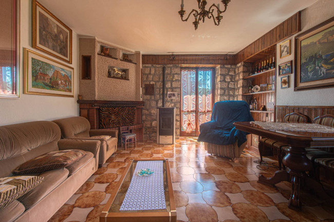 Casa indipendente in vendita a Trevi nel Lazio