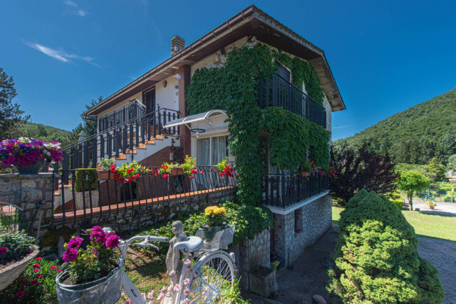 Casa indipendente in vendita a Trevi nel Lazio