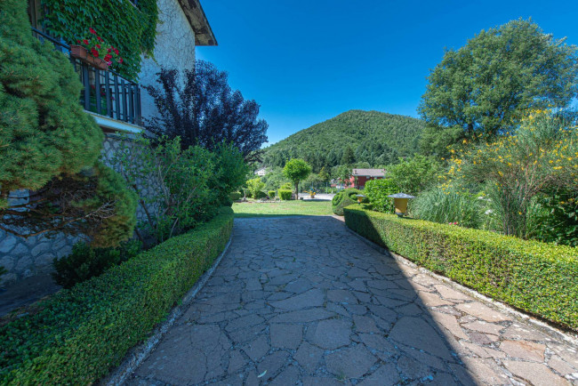 Casa indipendente in vendita a Trevi nel Lazio