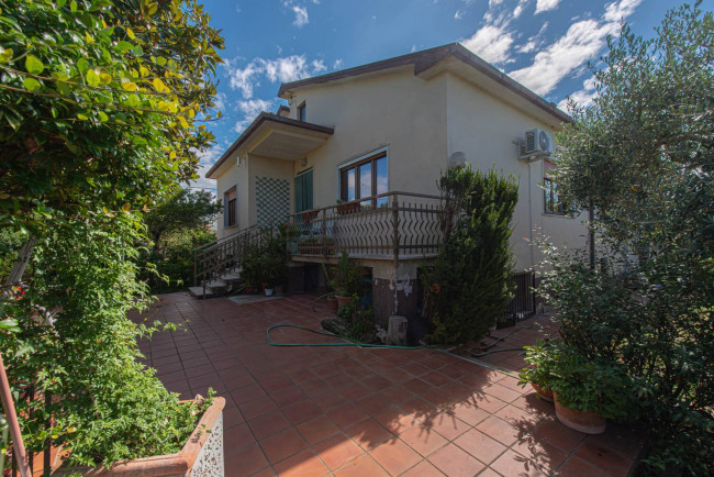 detached house for sale in Colfelice