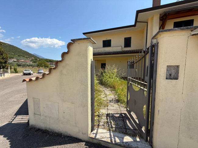 Villette a schiera in vendita a Colfelice