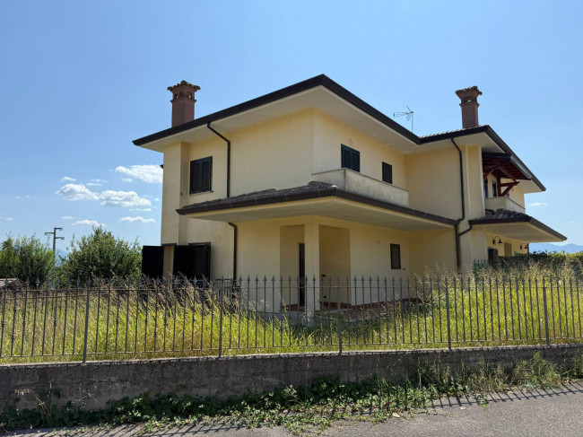 Villette a schiera in vendita a Colfelice