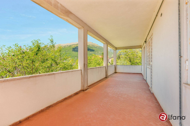 Casa indipendente in vendita a Campoli Appennino