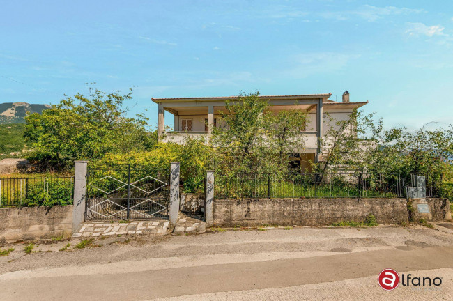 Casa indipendente in vendita a Campoli Appennino