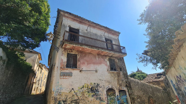 historic residence for sale in Sora