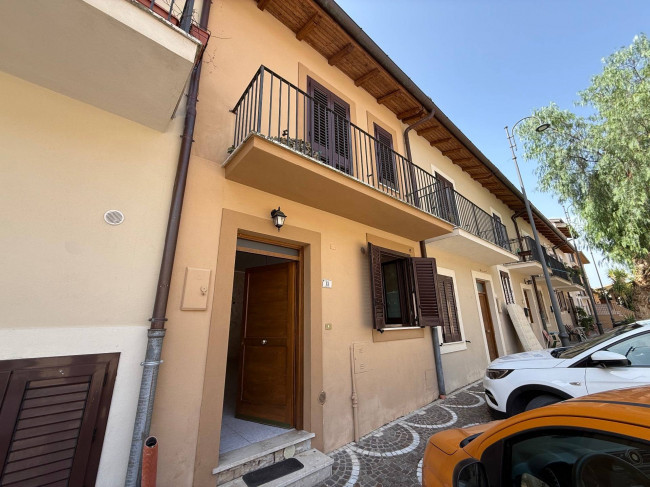 whole building for sale in Colfelice