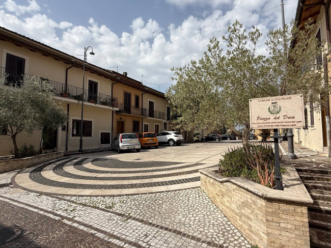 whole building for sale in Colfelice