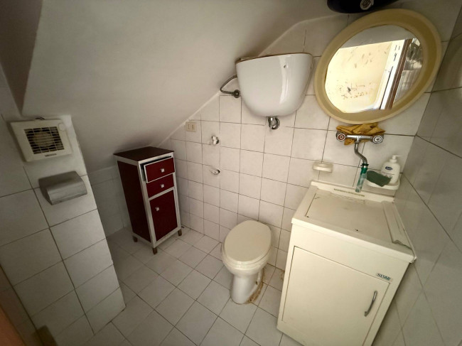 whole building for sale in Colfelice