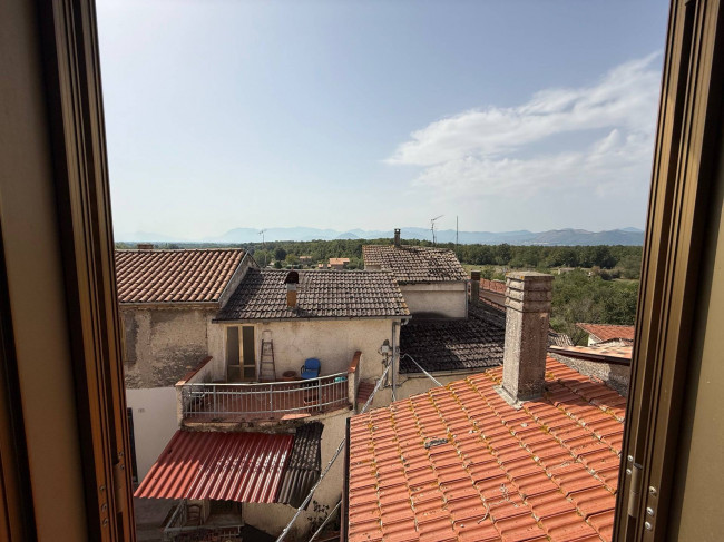 whole building for sale in Colfelice