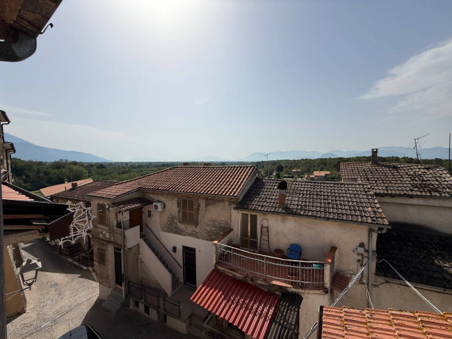 whole building for sale in Colfelice