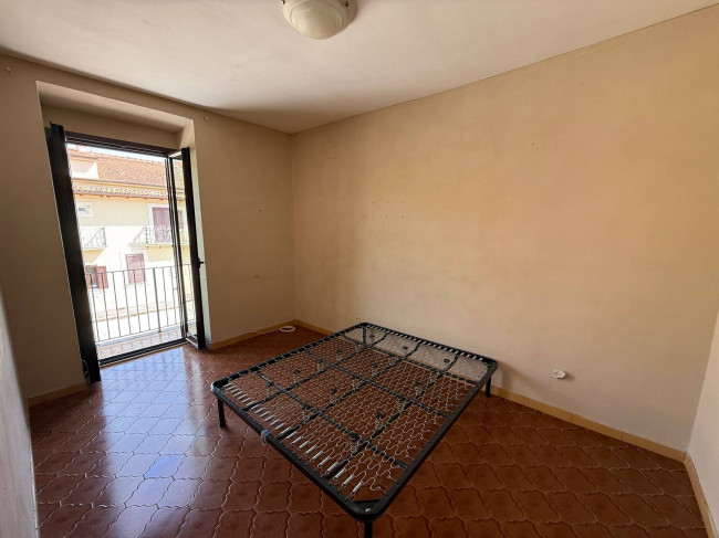 whole building for sale in Colfelice
