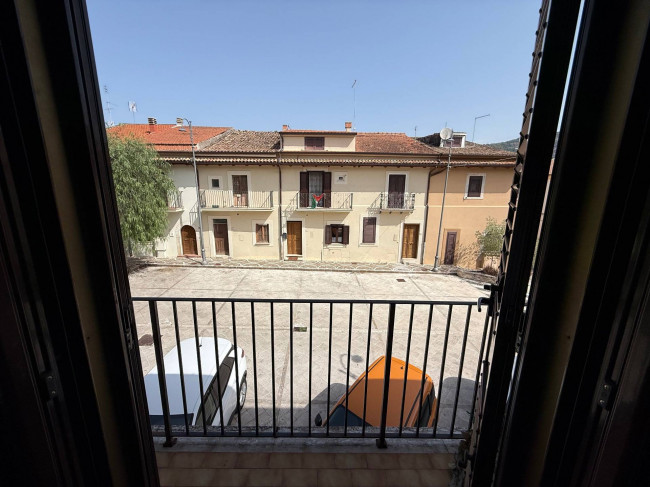 whole building for sale in Colfelice