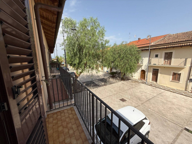 whole building for sale in Colfelice