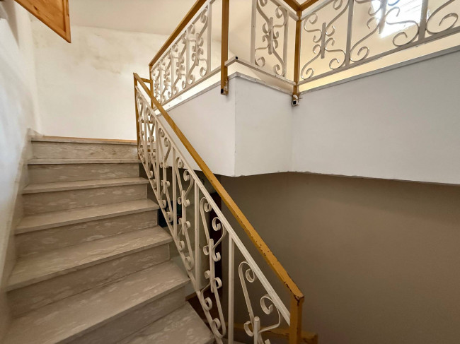 whole building for sale in Colfelice