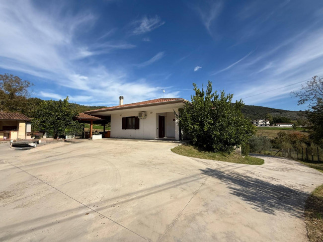 detached house for sale in Roccasecca