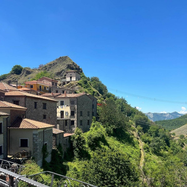 Abitazioni tipiche storiche in vendita a Sasso di Castalda