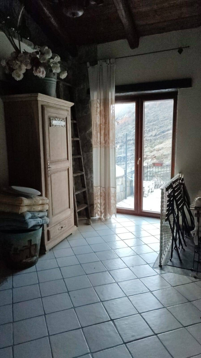 Abitazioni tipiche storiche in vendita a Sasso di Castalda