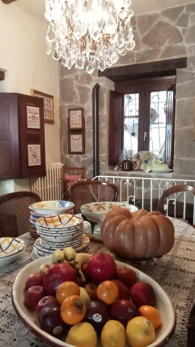 Abitazioni tipiche storiche in vendita a Sasso di Castalda