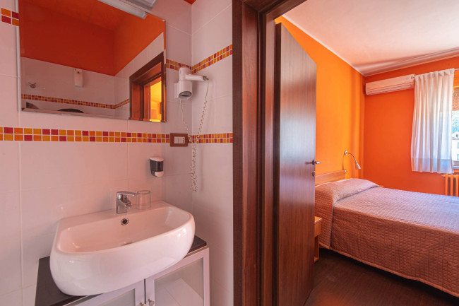 touristic for sale in Atina