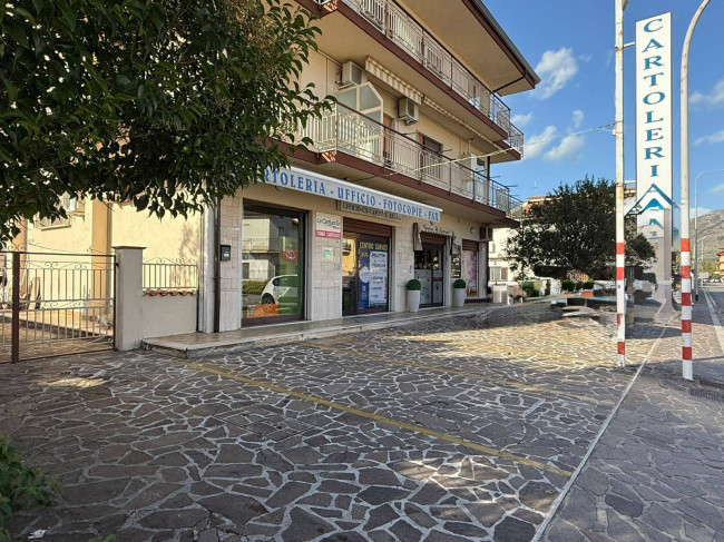 Locale commerciale in vendita a Roccasecca