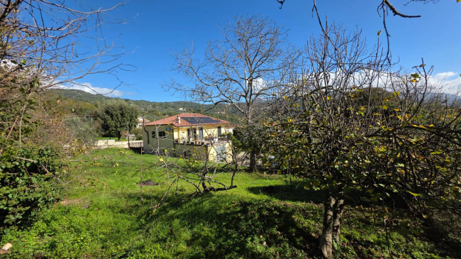 Casa indipendente in vendita a Rocca d'Arce