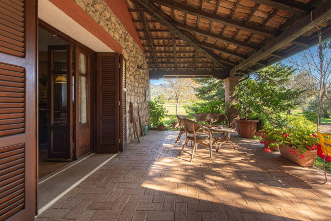 Casale di campagna in vendita a Roccasecca