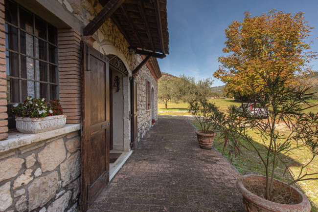 Casale di campagna in vendita a Roccasecca