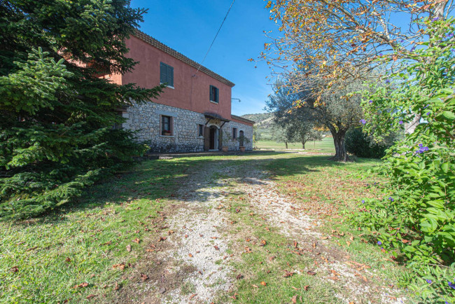 Casale di campagna in vendita a Roccasecca