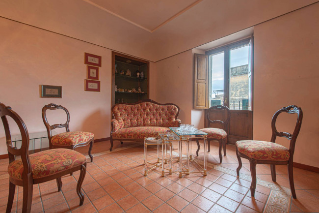 Abitazioni tipiche storiche in vendita a San Donato Val di Comino