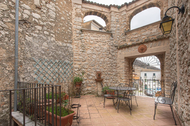 Abitazioni tipiche storiche in vendita a San Donato Val di Comino