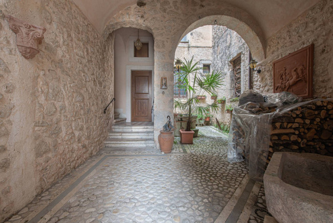 Abitazioni tipiche storiche in vendita a San Donato Val di Comino