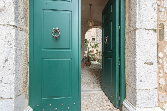 Abitazioni tipiche storiche in vendita a San Donato Val di Comino