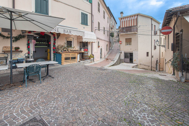 soluzione semiindipendente in vendita a Rocca d'Arce