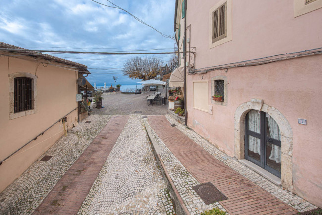 soluzione semiindipendente in vendita a Rocca d'Arce