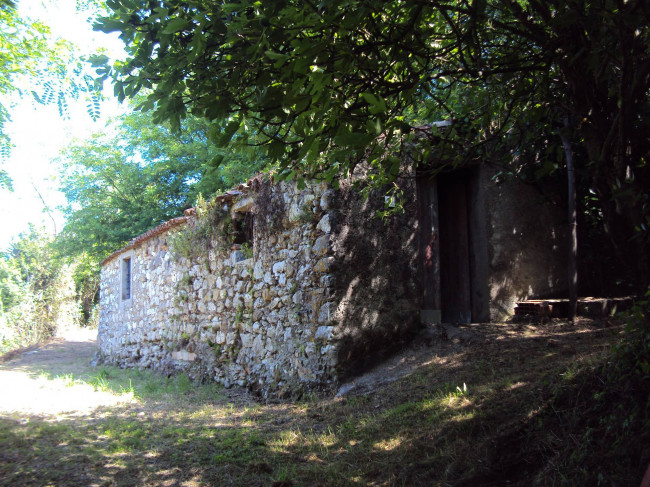 Rudere in vendita a Sant'Ambrogio sul Garigliano