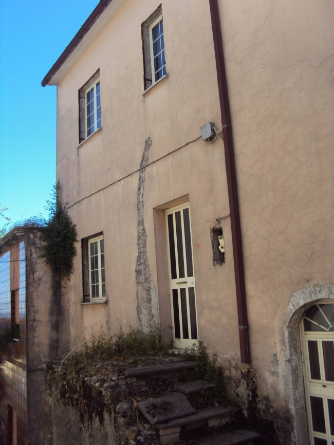 typical historical house for sale in Sant'Ambrogio sul Garigliano