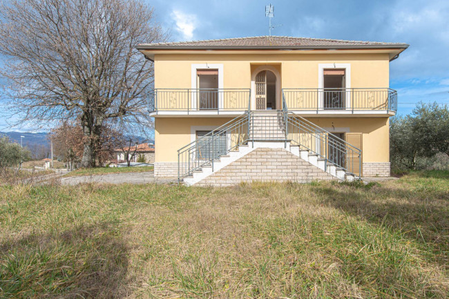 Casa indipendente in vendita a Santopadre