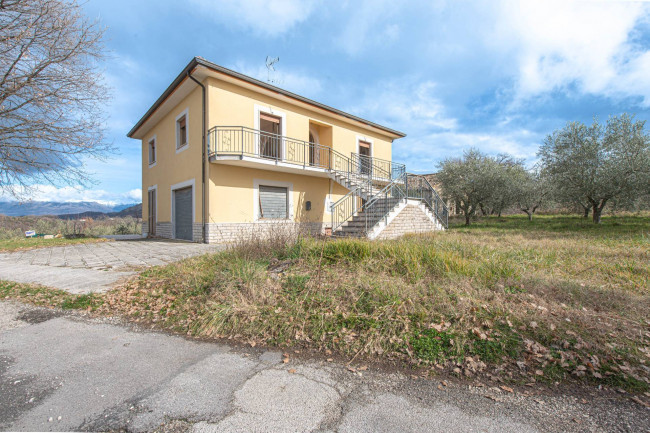 Casa indipendente in vendita a Santopadre