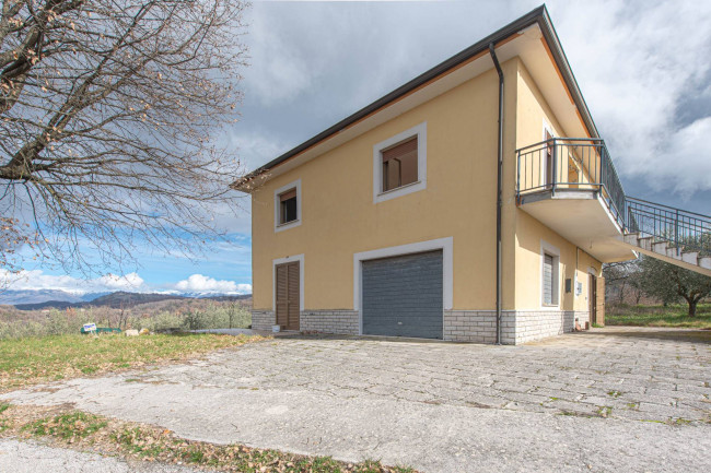 Casa indipendente in vendita a Santopadre