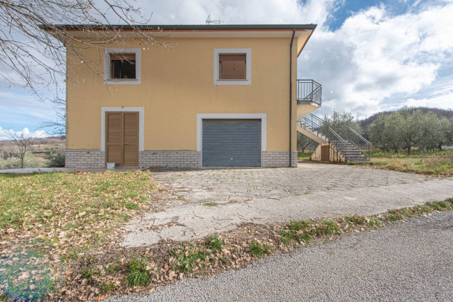 Casa indipendente in vendita a Santopadre