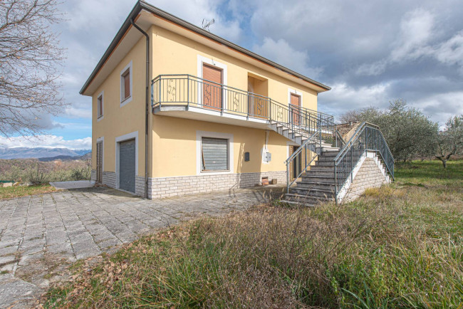 Casa indipendente in vendita a Santopadre