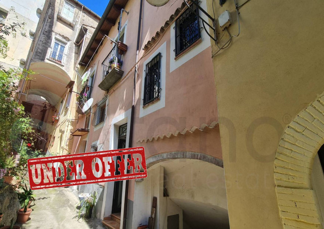typical historical house for sale in Itri