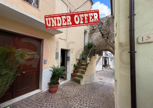 typical historical house for sale in Ciorlano