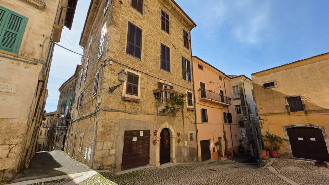 Abitazioni tipiche storiche in vendita a Arpino