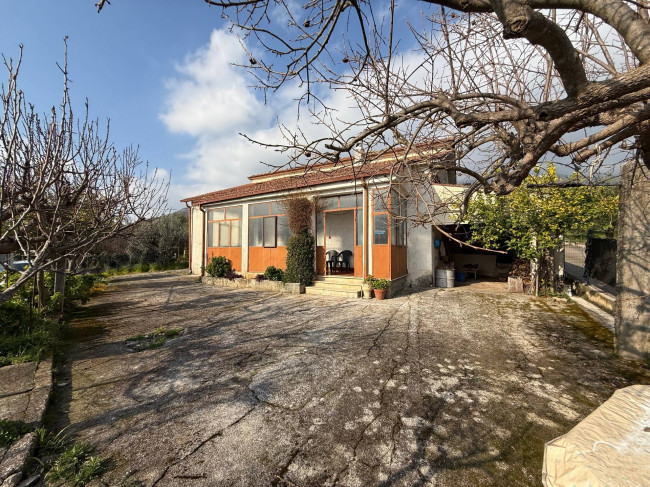 Casa indipendente in vendita a Piedimonte San Germano